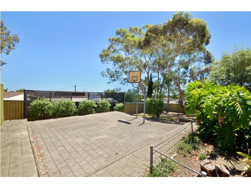 60 Oakridge Road, Aberfoyle Park SA 5159