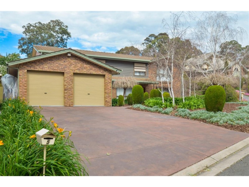 5 Woodland Grove, Aberfoyle Park SA 5159