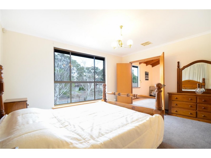 5 Woodland Grove, Aberfoyle Park SA 5159