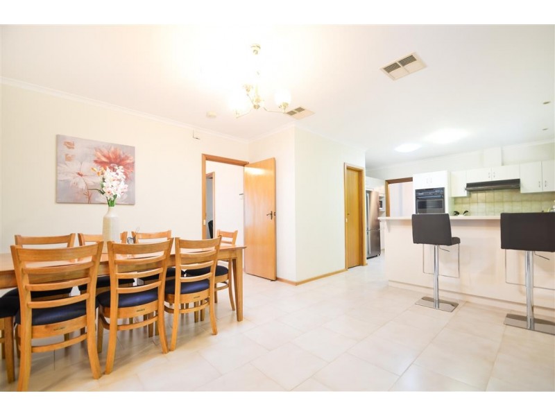 5 Woodland Grove, Aberfoyle Park SA 5159