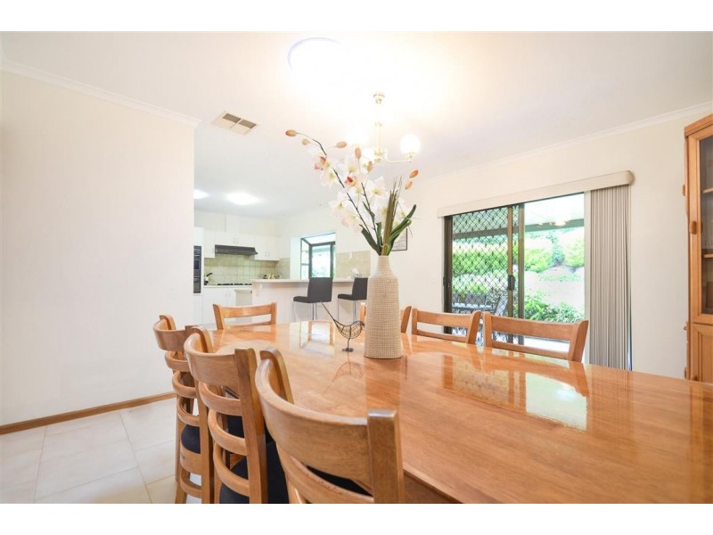 5 Woodland Grove, Aberfoyle Park SA 5159