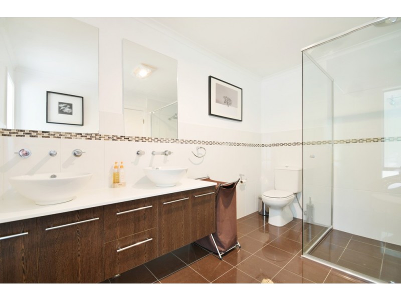 16 The Oaks Parade, Aberfoyle Park SA 5159