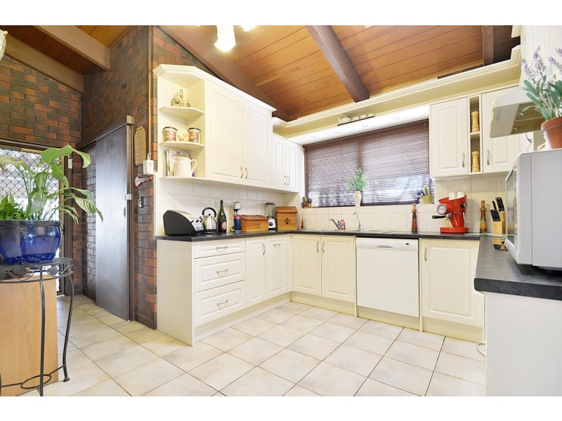 4 Regent Street, Moana SA 5169