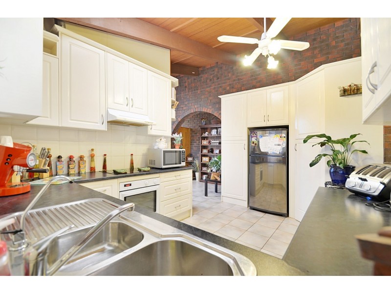 4 Regent Street, Moana SA 5169