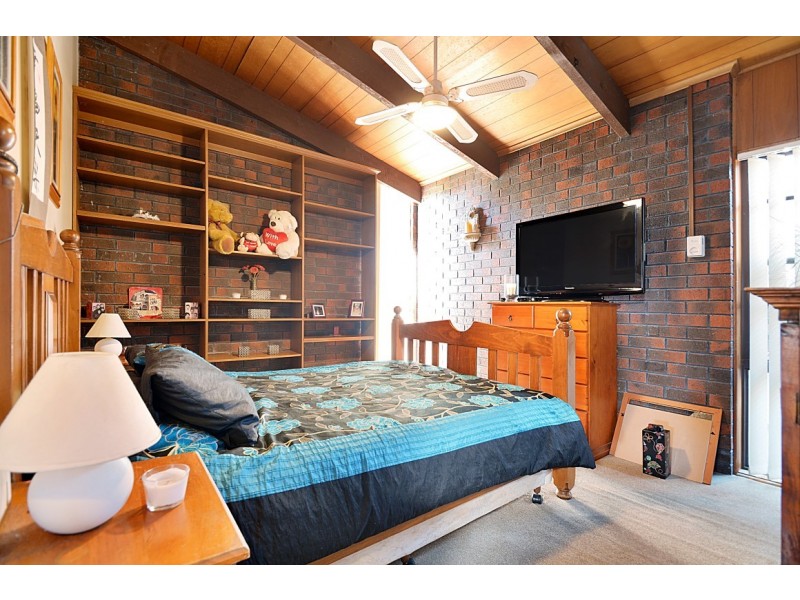 4 Regent Street, Moana SA 5169