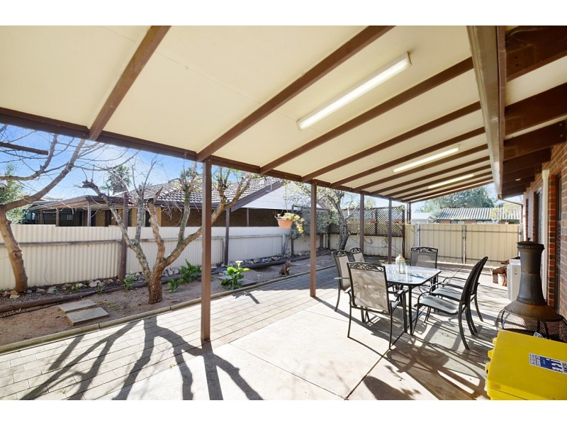 4 Regent Street, Moana SA 5169