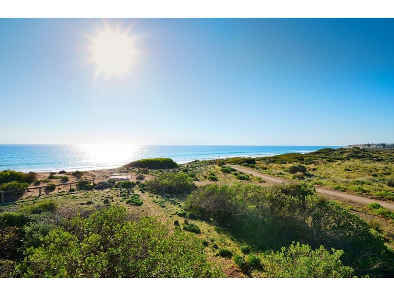 4 Regent Street, Moana SA 5169