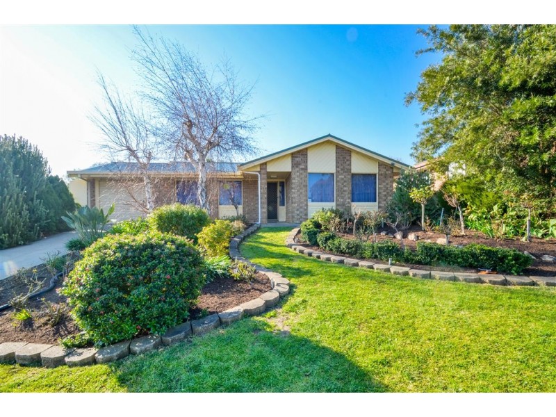 6 Queens Way, Woodcroft SA 5162