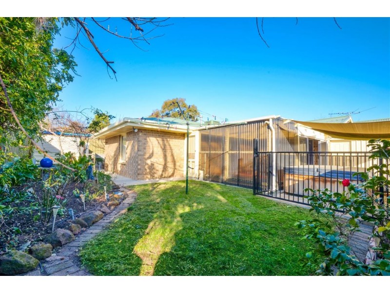 6 Queens Way, Woodcroft SA 5162