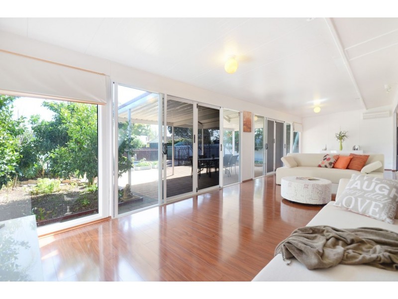 15 Minchinbury Terrace, Marion SA 5043