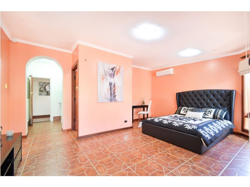 15 Minchinbury Terrace, Marion SA 5043