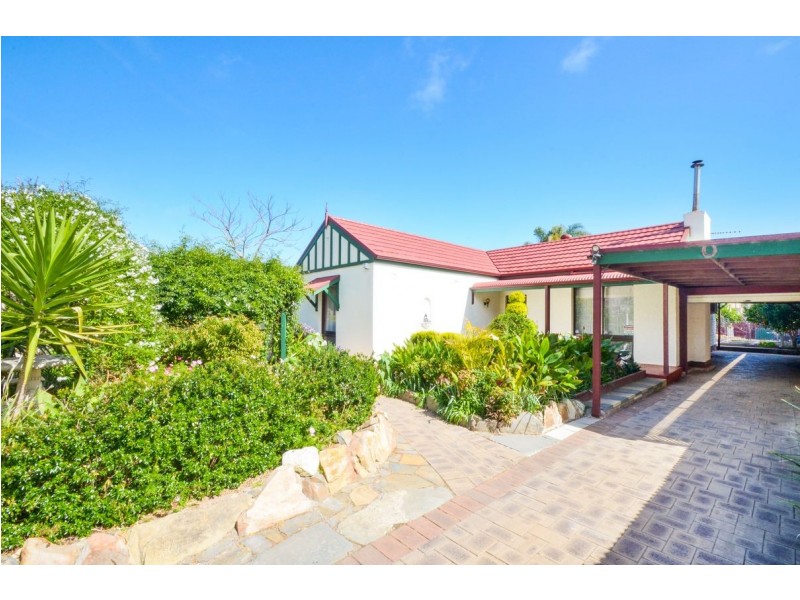 15 Minchinbury Terrace, Marion SA 5043