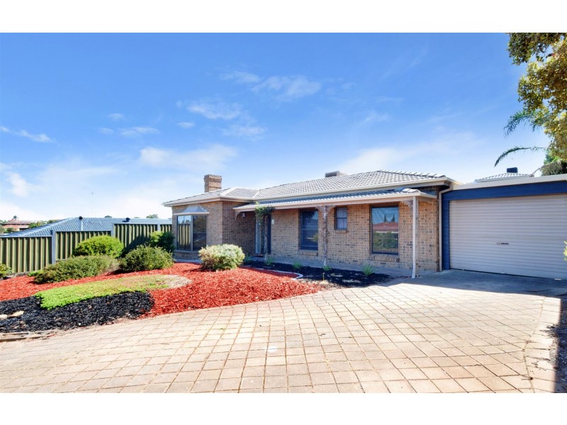 8 Rogana Crescent, Hallett Cove SA 5158
