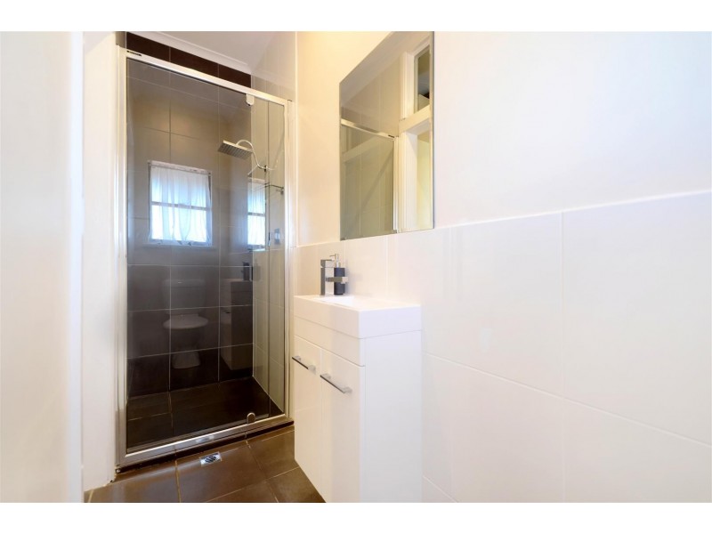 8 Rogana Crescent, Hallett Cove SA 5158