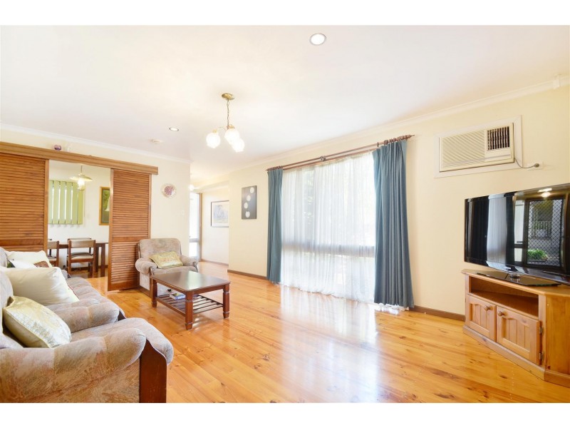 30 Lindsay Drive, Morphett Vale SA 5162