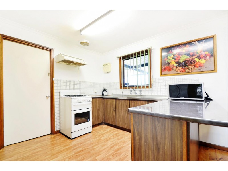 30 Lindsay Drive, Morphett Vale SA 5162