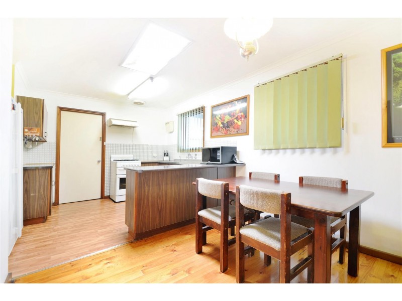 30 Lindsay Drive, Morphett Vale SA 5162