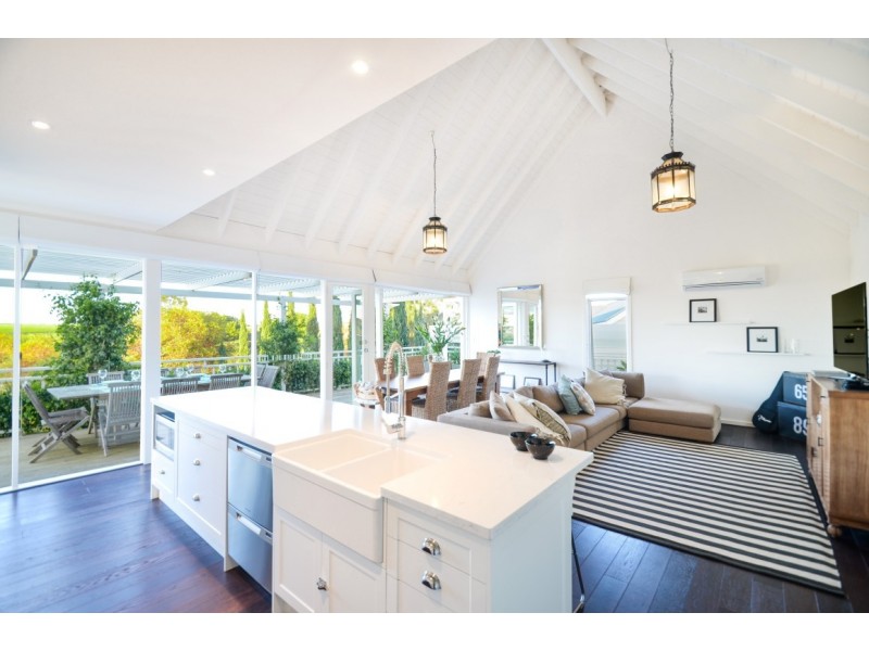 52 Port Road, Port Willunga SA 5173