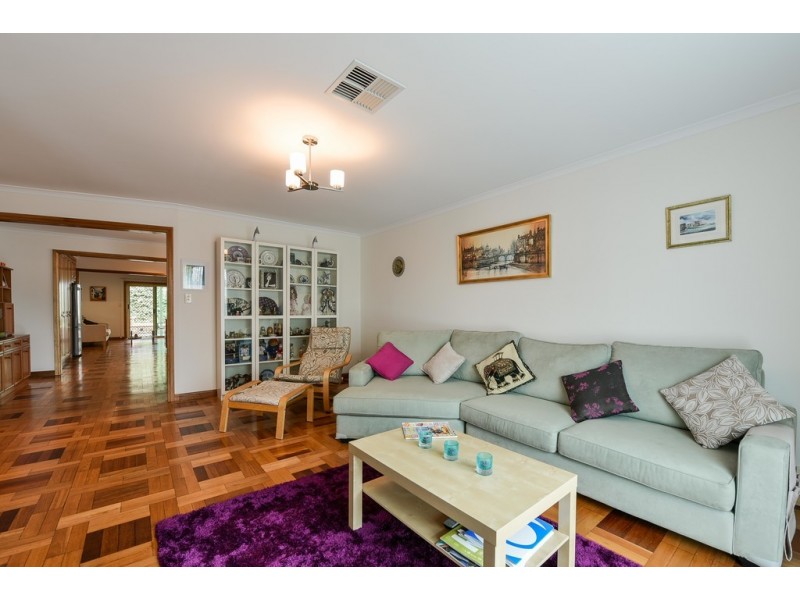 17 Philipson Crescent, Sheidow Park SA 5158