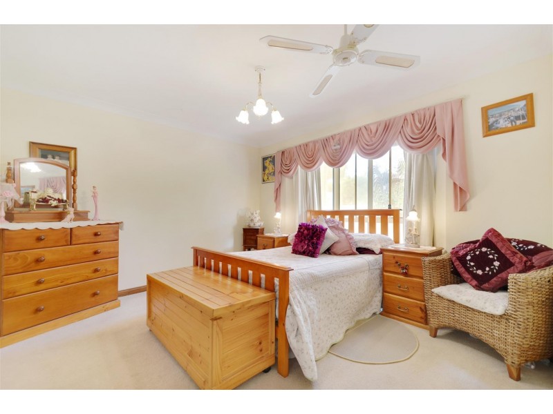 15 Sherwood Avenue, Happy Valley SA 5159