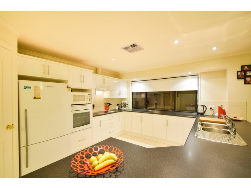92 Grand Boulevard, Seaford Rise SA 5169