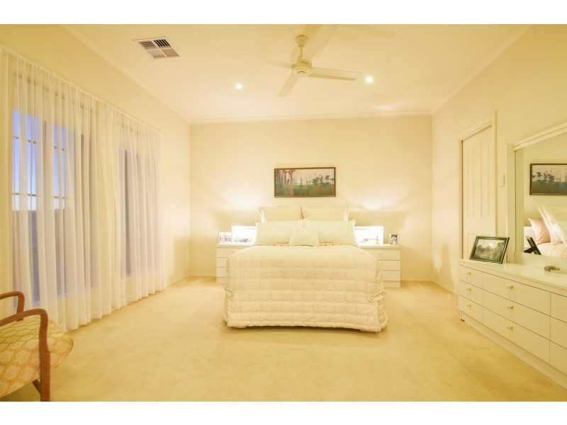 92 Grand Boulevard, Seaford Rise SA 5169