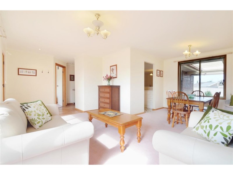 12 Tobin Crescent, Woodcroft SA 5162