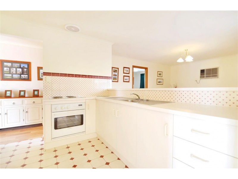 12 Tobin Crescent, Woodcroft SA 5162