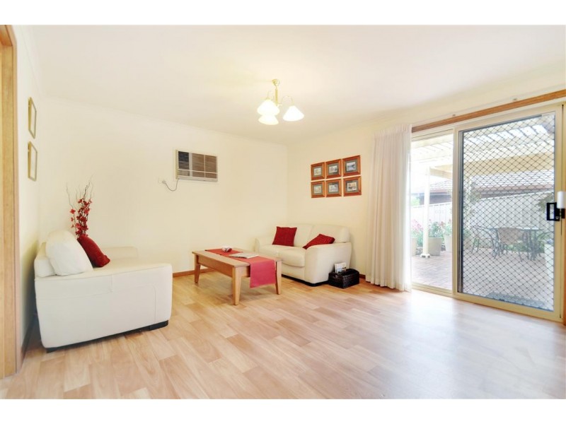 12 Tobin Crescent, Woodcroft SA 5162