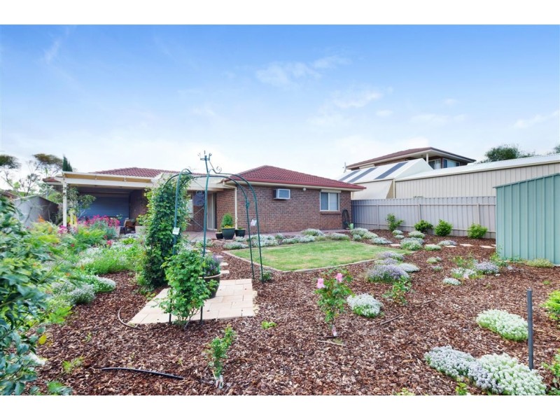 12 Tobin Crescent, Woodcroft SA 5162