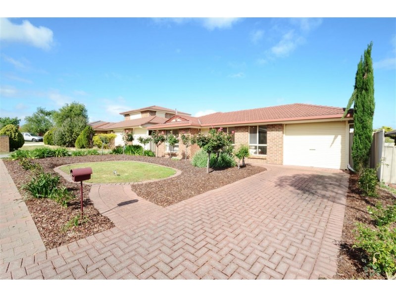 12 Tobin Crescent, Woodcroft SA 5162