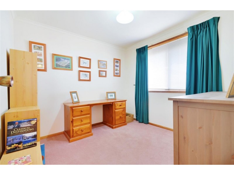 12 Tobin Crescent, Woodcroft SA 5162