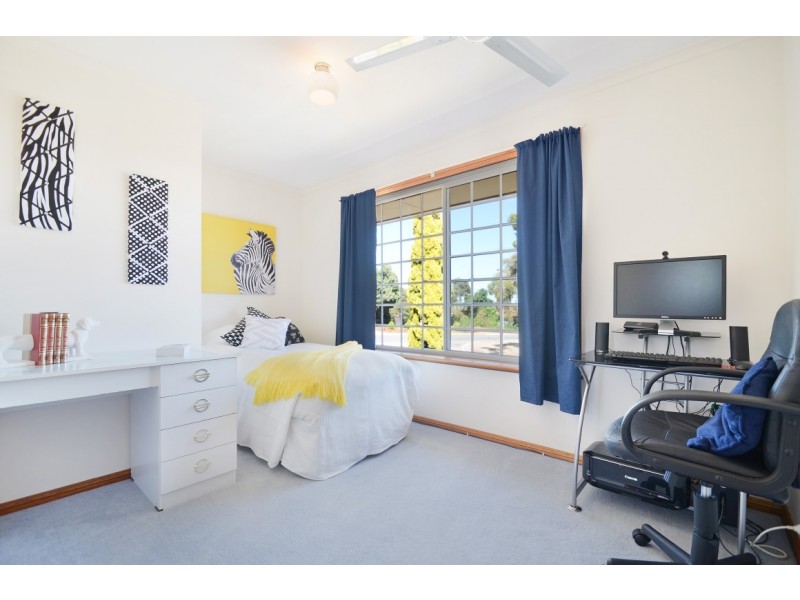 2 Pridham Court, Aberfoyle Park SA 5159