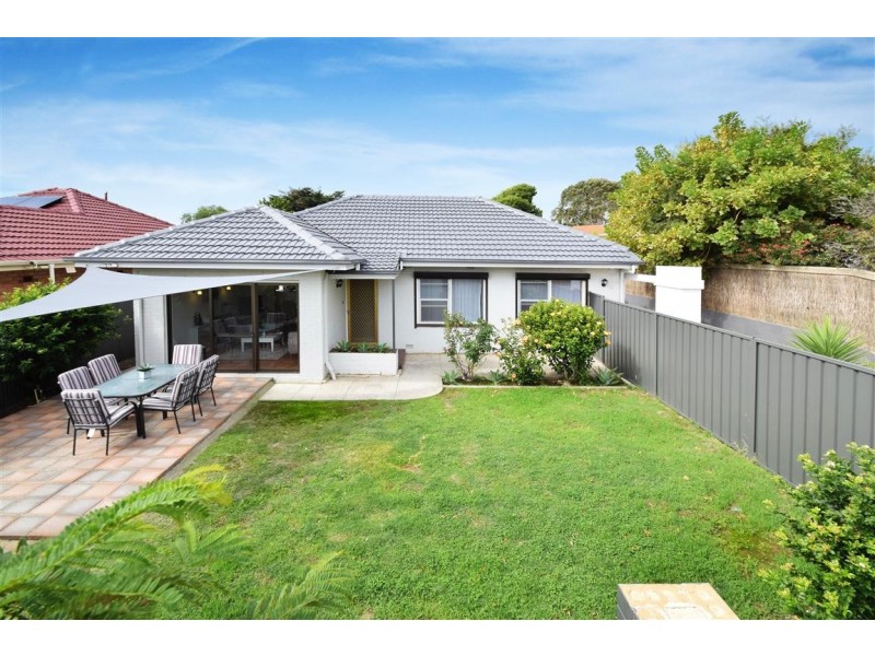 16 Montrose Avenue, Seaton SA 5023
