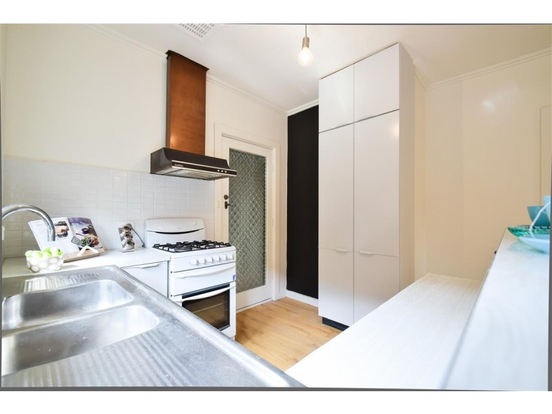 16 Montrose Avenue, Seaton SA 5023