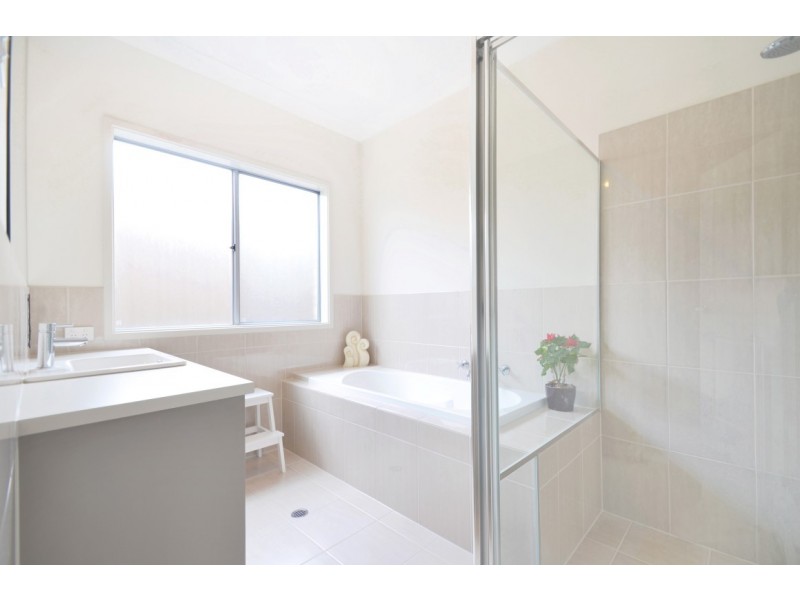 29 Sovereign Drive, Woodcroft SA 5162