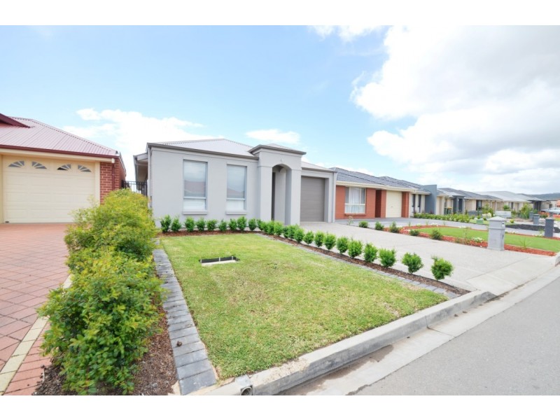 29 Sovereign Drive, Woodcroft SA 5162
