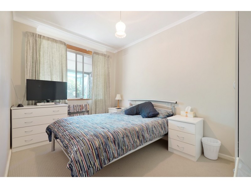 11 Glenda Avenue, Morphett Vale SA 5162