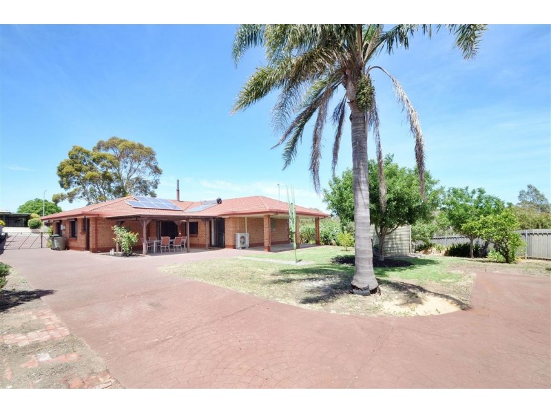 18 Banks Road, Woodcroft SA 5162