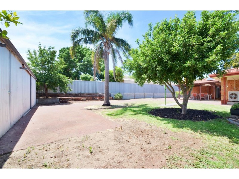 18 Banks Road, Woodcroft SA 5162