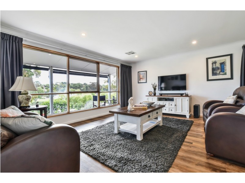 31 Fountain Valley Drive, Happy Valley SA 5159