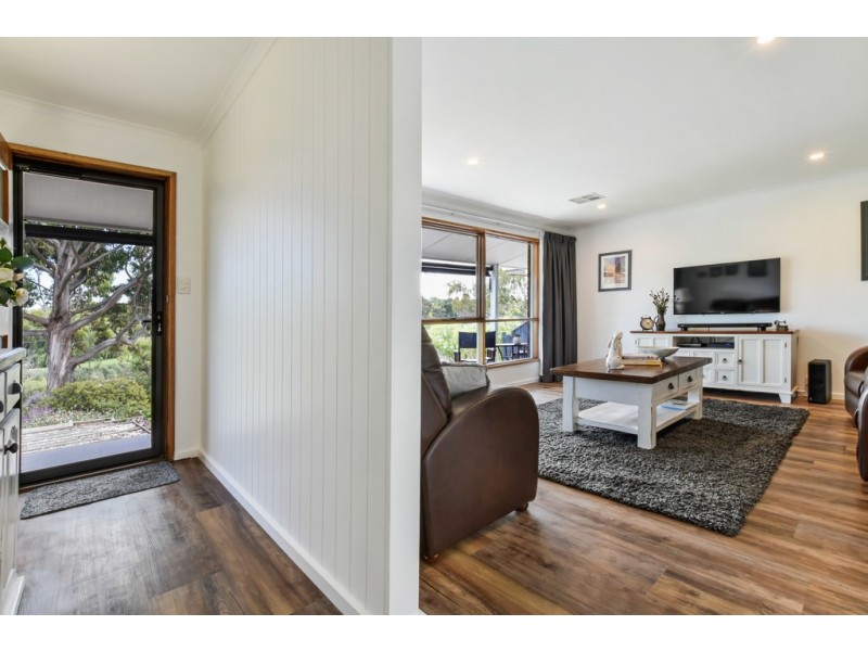 31 Fountain Valley Drive, Happy Valley SA 5159