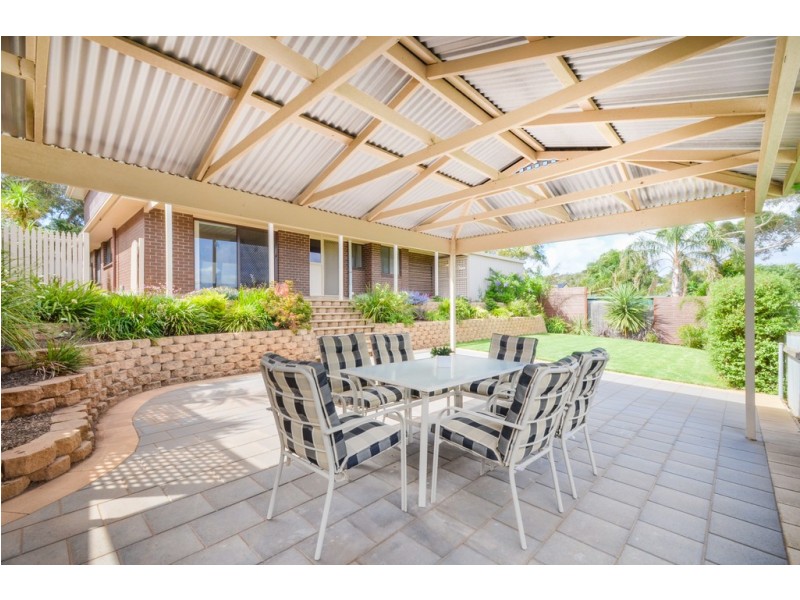 6 Coburn Court, Trott Park SA 5158