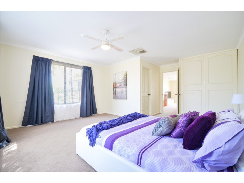 6 Coburn Court, Trott Park SA 5158