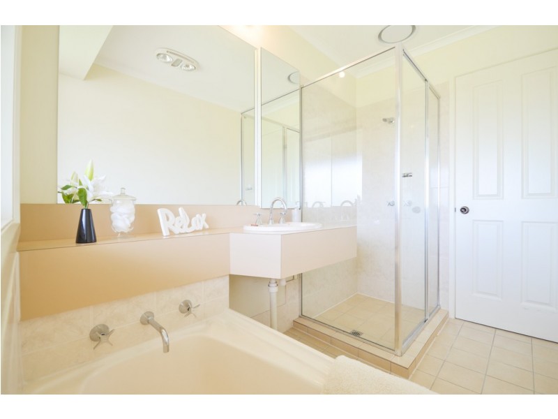 6 Coburn Court, Trott Park SA 5158
