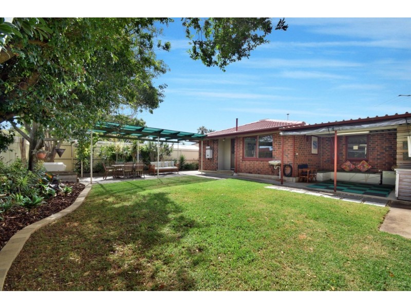 14 Protector Street, O’sullivan Beach SA 5166