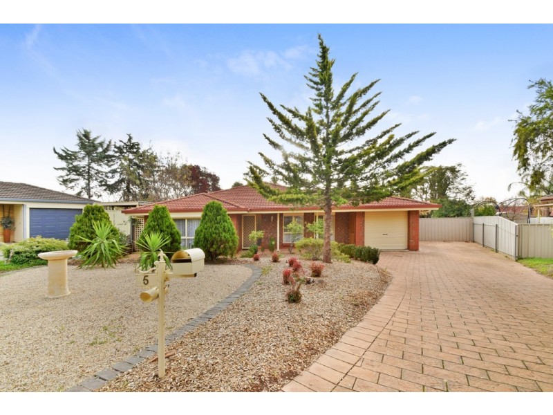 5 Corsair Close, Seaford Rise SA 5169