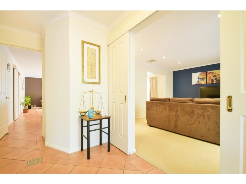 5 Corsair Close, Seaford Rise SA 5169
