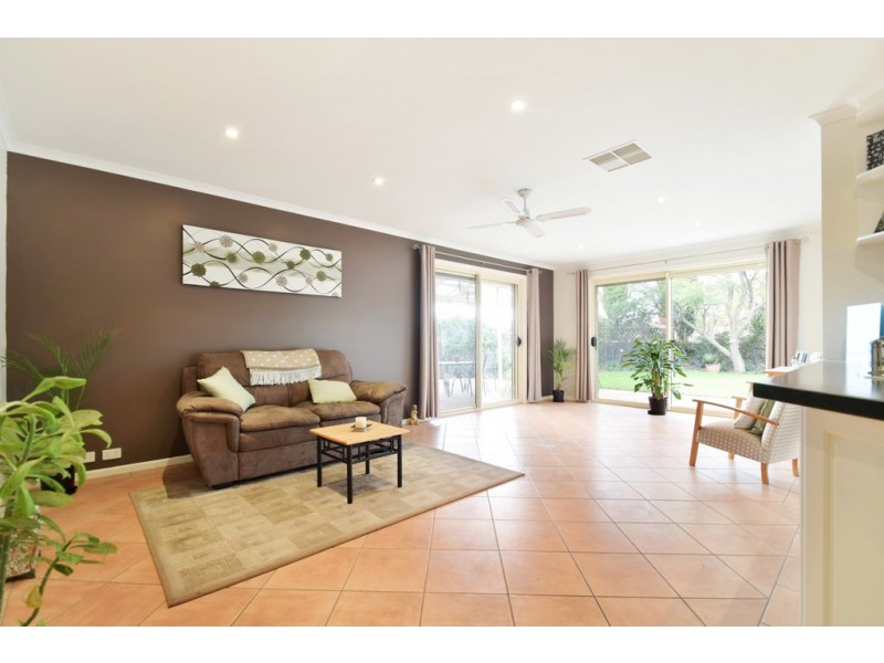 5 Corsair Close, Seaford Rise SA 5169