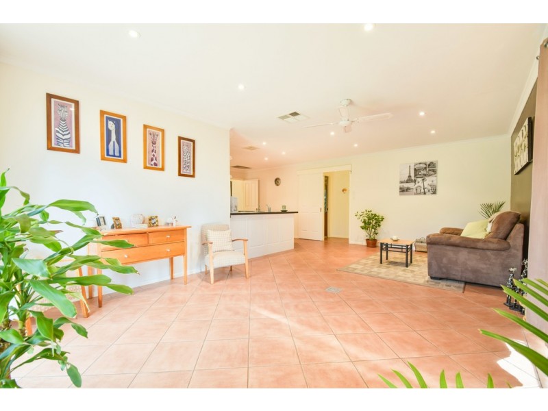 5 Corsair Close, Seaford Rise SA 5169